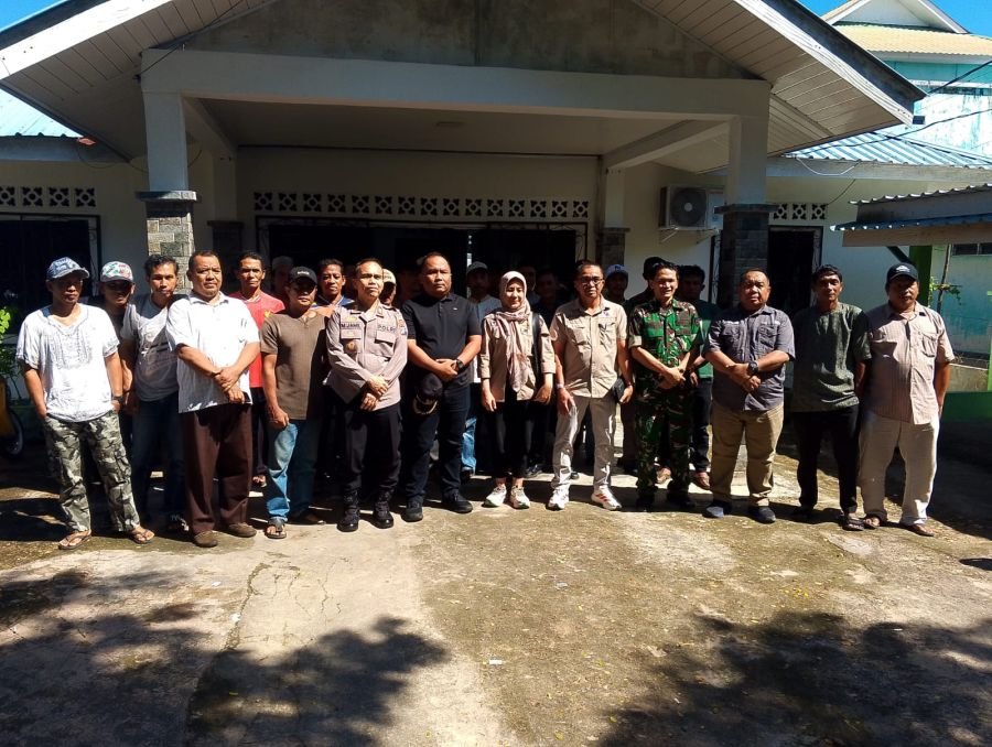 Danramil Moro Ajak Warga Dukung Program Pembersihan Sedimentasi Laut