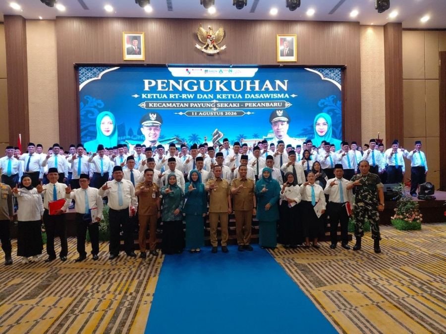 Danramil Senapelan Hadiri Pengukuhan 105 Ketua RT/RW se-Kecamatan Payung Sekaki