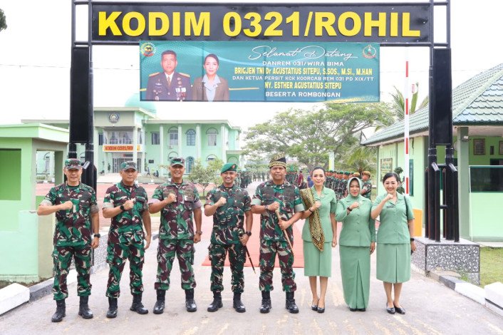 Danrem 031/Wira Bima Apresiasi Anak Prajurit Berprestasi di Rohil
