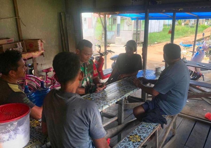 Dari Dialog Warga, Serka Jondri Babinsa 01/Tembilahan Perkuat Pesan Kamtibmas