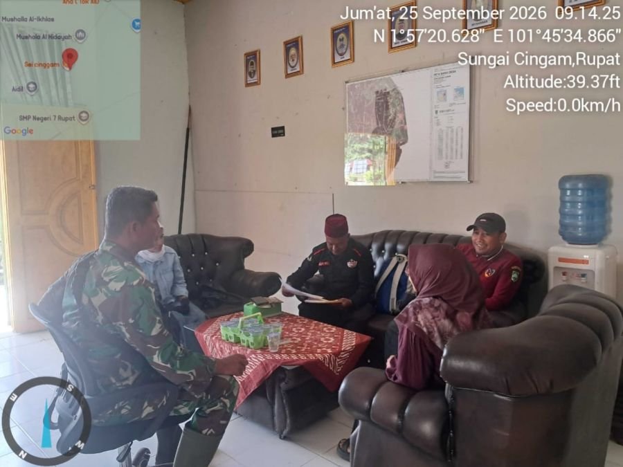 Dari Komsos, Sertu Jainuri Ajak Warga Sungai Cingam Rawat Kebersamaan dan Keamanan Desa