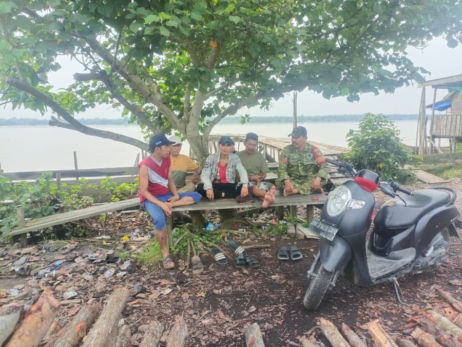 Dari Tepi Sungai Indragiri, Babinsa 03/Tempuling Perkuat Kemitraan Warga