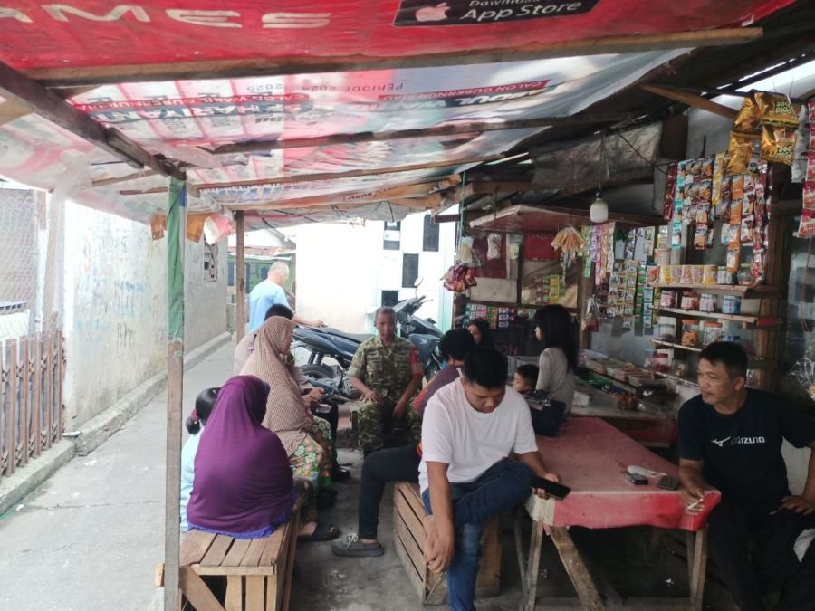 Dekat dengan Warga, Babinsa dan Bhabinkamtibmas Padang Bulan Perkuat Pendataan Perlinsos