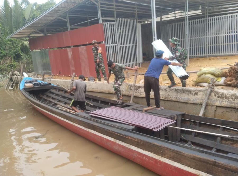 Demi Kebutuhan Air Bersih dan Rumah Layak, Kodim 0314/Inhil Langsir Material TMMD Hingga ke Pelosok