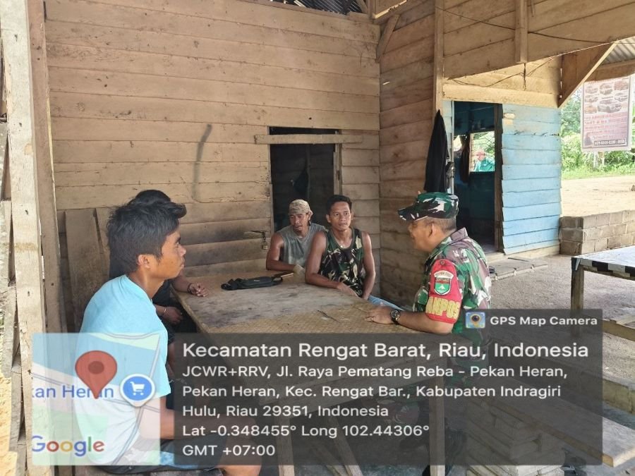 Dengan Komsos Babinsa Koramil 01/Rengat Dapat Monitor Situasi Wilayah Binaan