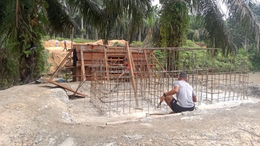 Di Tengah Hutan Kuansing, Tapak Jembatan Garuda Mulai Berdiri Kokoh