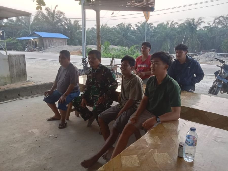 Dimanapun Babinsa Selalu Menyempatkan Waktu Untuk Komsos Bersama Warga Binaan
