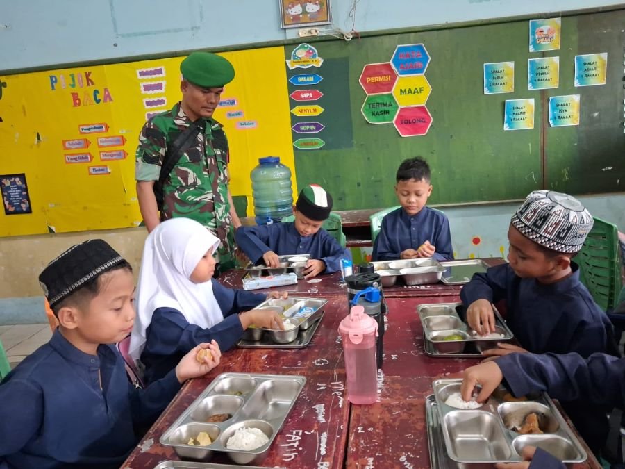 Distribusi Makan Bergizi Gratis Berjalan Lancar, 1.312 Siswa di Kecamatan Mandau Terima Manfaat