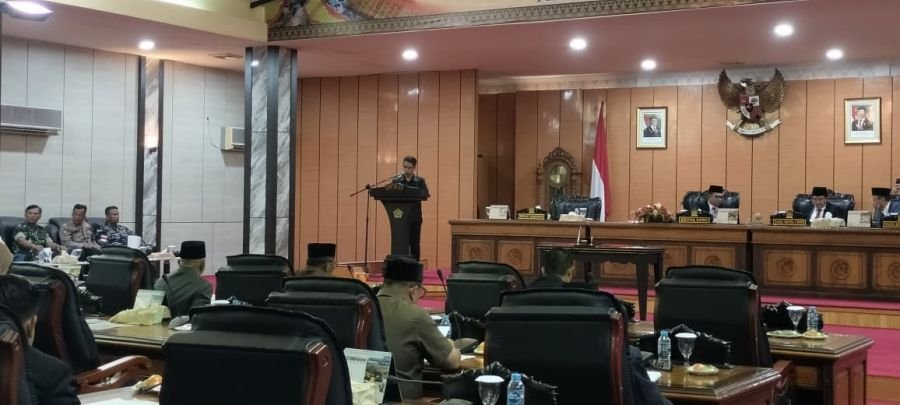 DPRD Karimun Bahas Perubahan APBD 2026, Pasi Log Kodim Hadiri Paripurna