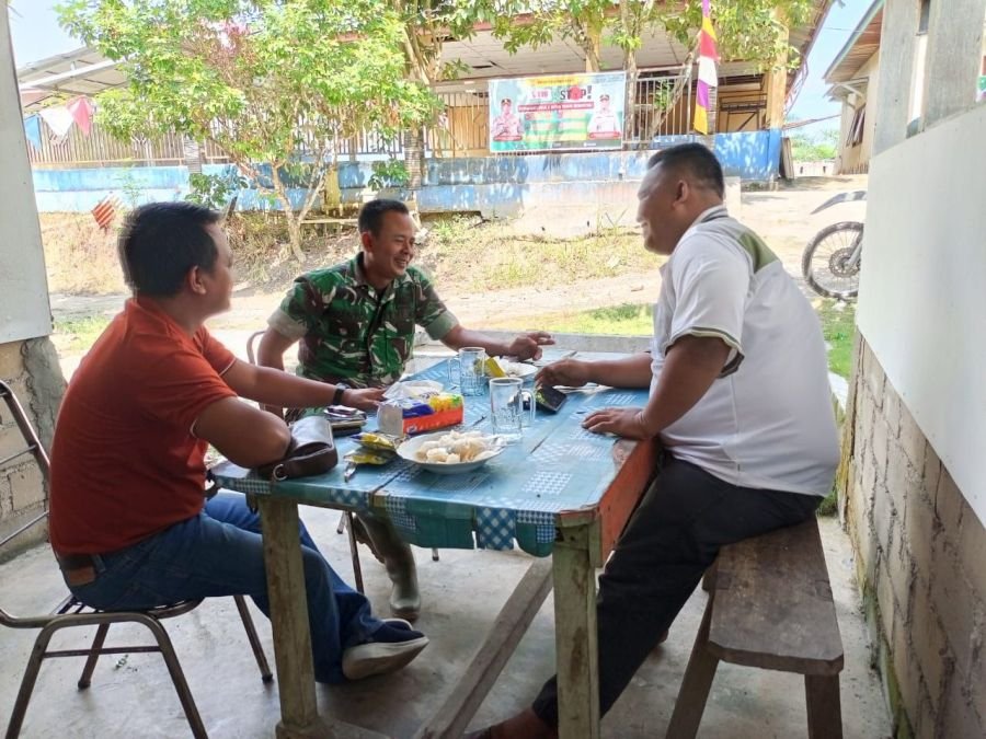 Duet TNI dan Rakyat di Batang Gansal Jaga Kondusivitas Wilayah Teritorial