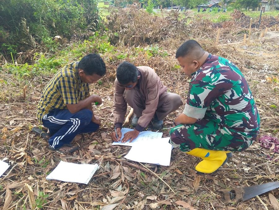 Dukung Ketahanan Pangan Nasional, Danramil 05/BB Pantau 220 Hektare Sawah Petani