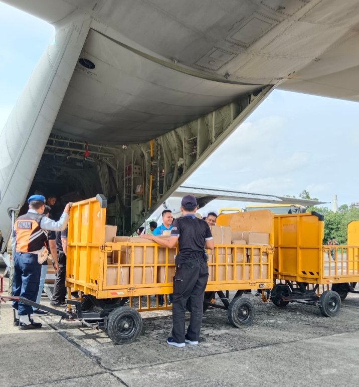 Dukung Program Makan Bergizi Gratis, Lanud Roesmin Nurjadin Terima 80 Koli Ompreng dari Jakarta