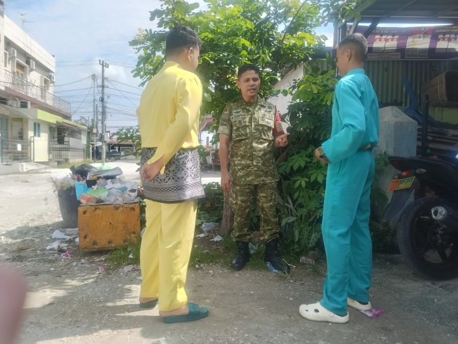 Edukasi dari Pintu ke Pintu, Babinsa Ingatkan Bahaya Membakar Lahan