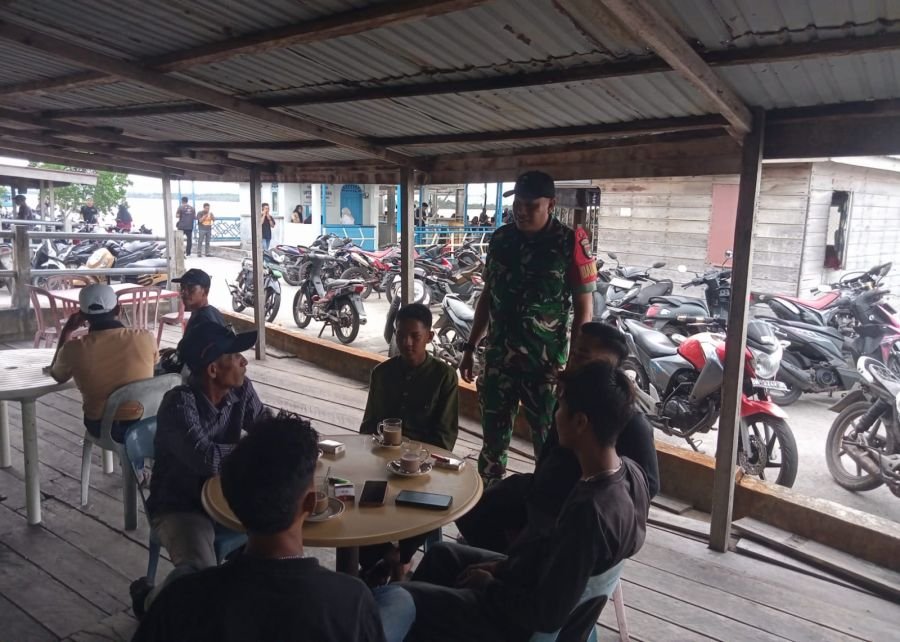 Edukasi Hukum Sejak Dini, Serda Dedi Laksanakan Komsos Hukum Pidana ke Warga Tanjung samak