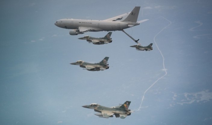 F-16 TNI AU dan F-35 RAAF Mantapkan Interoperabilitas Domain Udara dalam Latma Elang Ausindo 2025