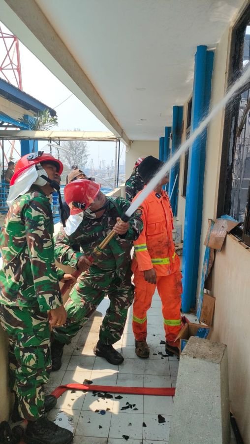 Gedung P2 Bea Cukai Batam Terbakar, Kodim 0316/Batam Turunkan Personel dan Mobil Damkar