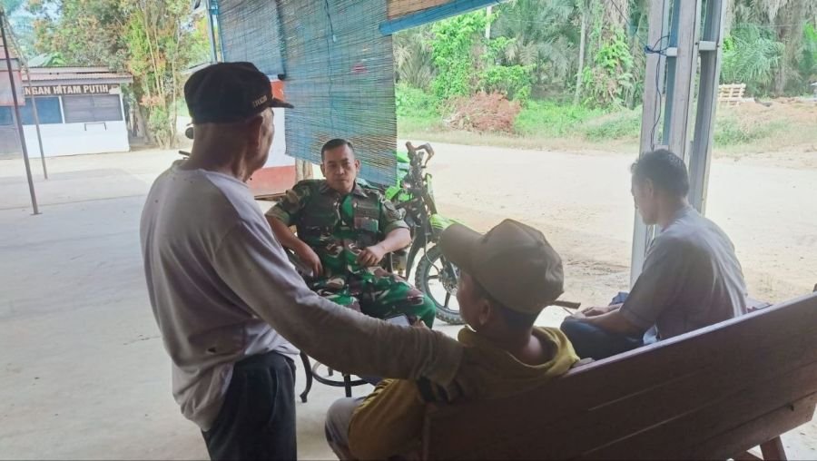 Gelar Komsos Dialogis, Serka Husin Munadi Perkuat Ikatan Kekeluargaan di Kuala Gading