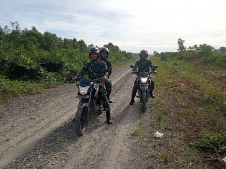 Gencar Patroli, Personel Koramil 01/Bangko Pastikan Wilayah Rohil Aman Karhutla