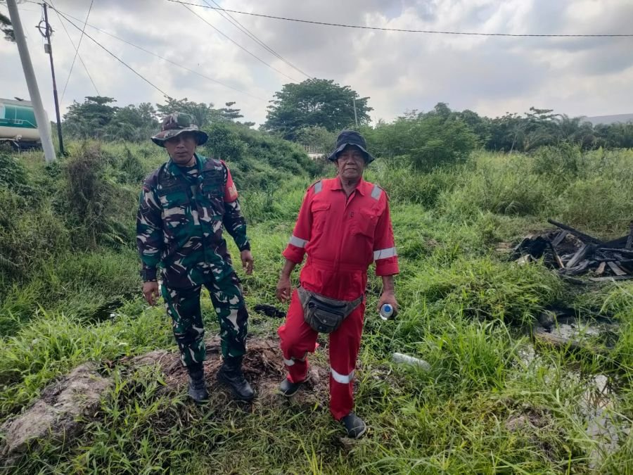 Gerak Cepat Cegah Karhutla, Babinsa dan MPA Patroli Keliling Wilayah Rumbai Timur