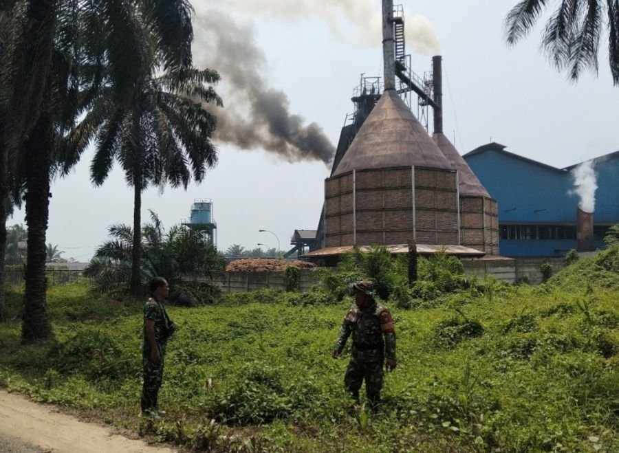 Gerak Cepat Koramil 16/Tapung Cek Indikasi Asap, Pastikan Wilayah Aman dari Karhutla
