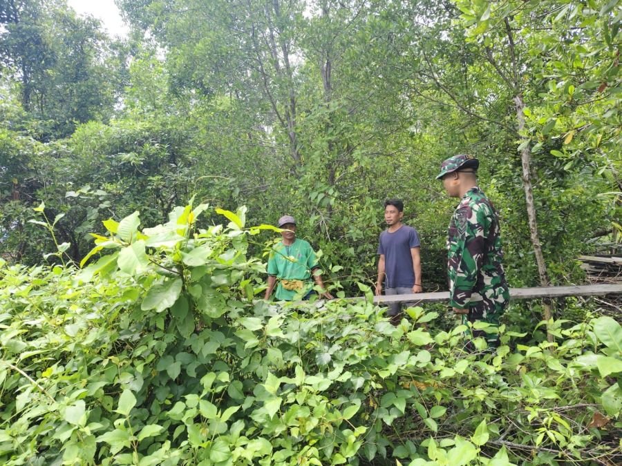 Gerakan TNI dan Masyarakat Selat Panjang Kota untuk Peduli Lingkungan