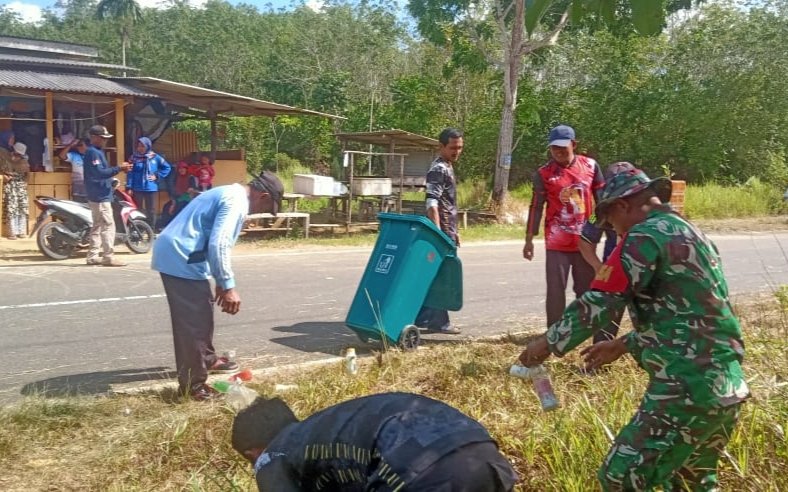 Goro bersama pemdes dan masyarakat, wujud kepedulian kebersihan lingkungan