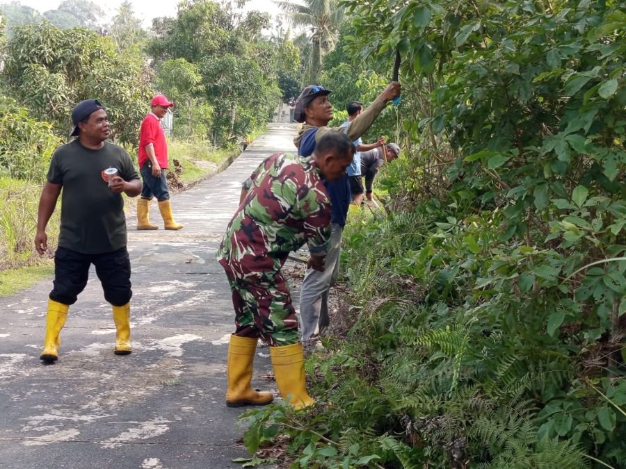 Gotong royong bersama warga binaan dalam rangka pencegahan penyakit demam berdarah