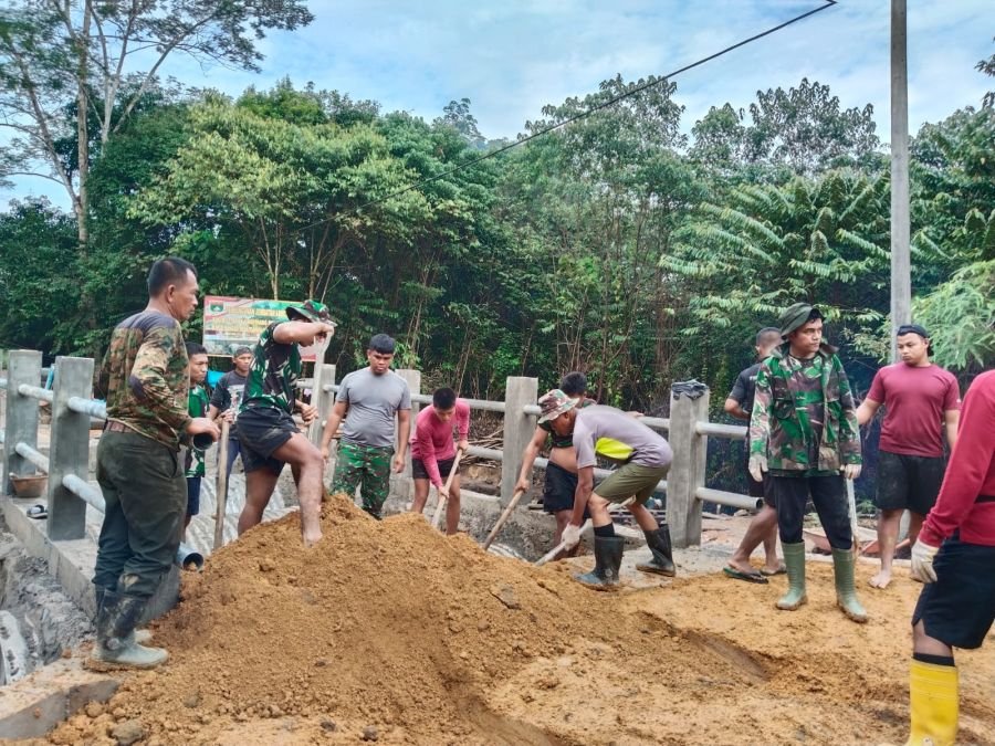 Gotong Royong Satgas Kodim 0315/TPI Percepat Pembangunan Jembatan Kangboi Dalam Program Unggulan
