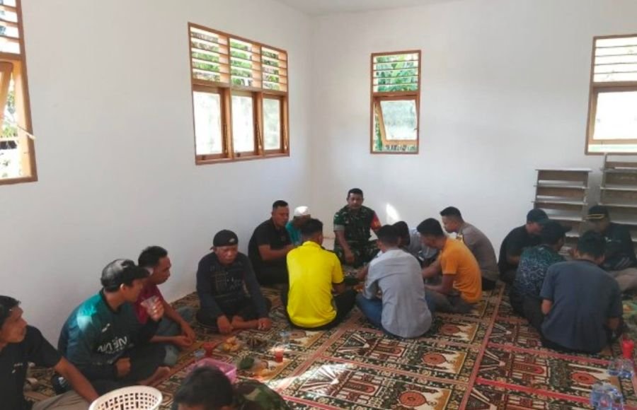 Hadir di Tengah Duka, Babinsa Desa Ceruk Pererat Kemanunggalan TNI dengan Rakyat