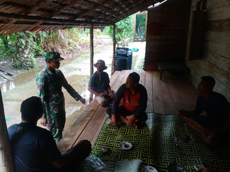 Hadir di Tengah Warga, Babinsa Koramil 06/Merbau Perkuat Semangat Persatuan di Kampung Pancasila