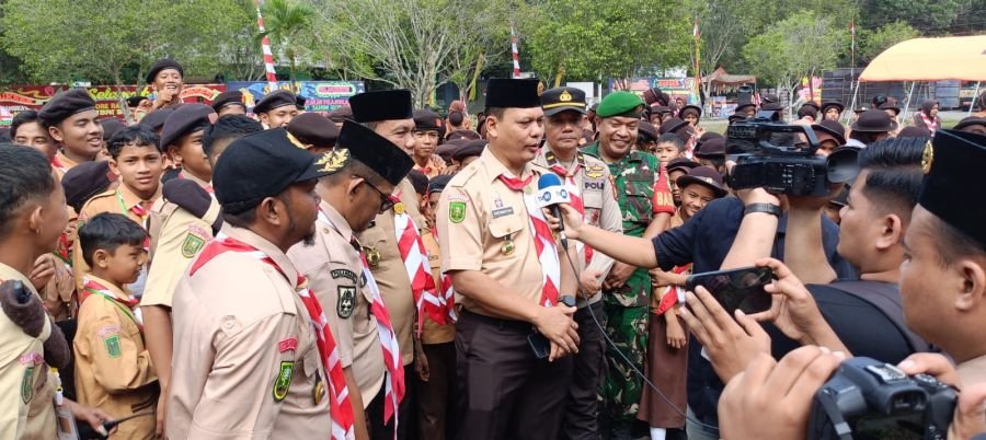 Hadiri Jambore Pramuka, Babinsa Rumbai Barat Perkuat Sinergitas dengan Generasi Muda