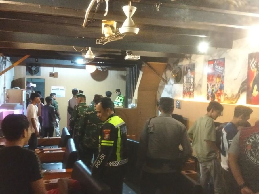 Hadirkan Rasa Aman, Sinergi TNI-Polri dan Pemerintah Kecamatan Bangko Intensifkan Patroli Malam