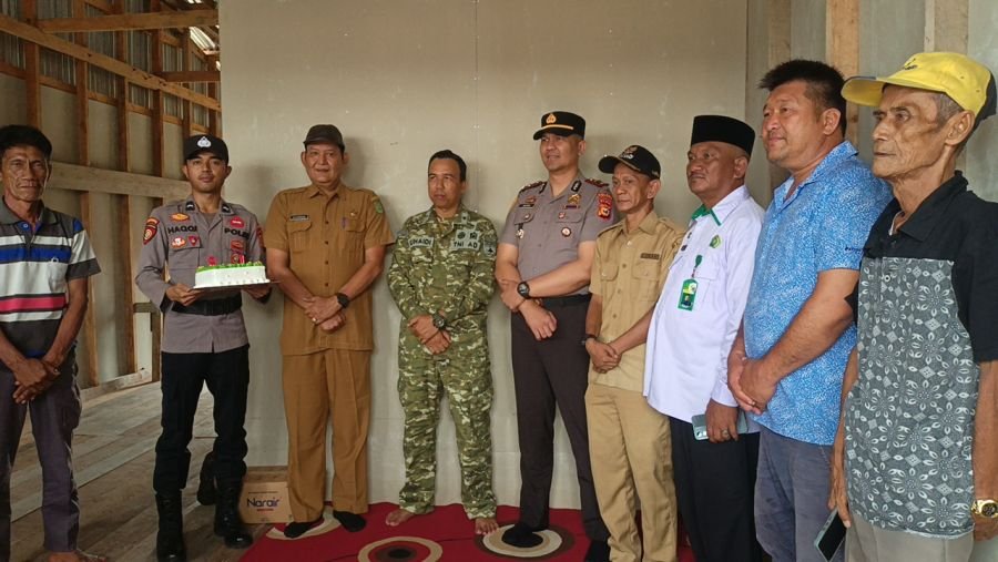 Hangat dan Akrab, Forkopimcam Concong Gelar Silaturahmi HUT TNI ke-81 di Pos Ramil Concong