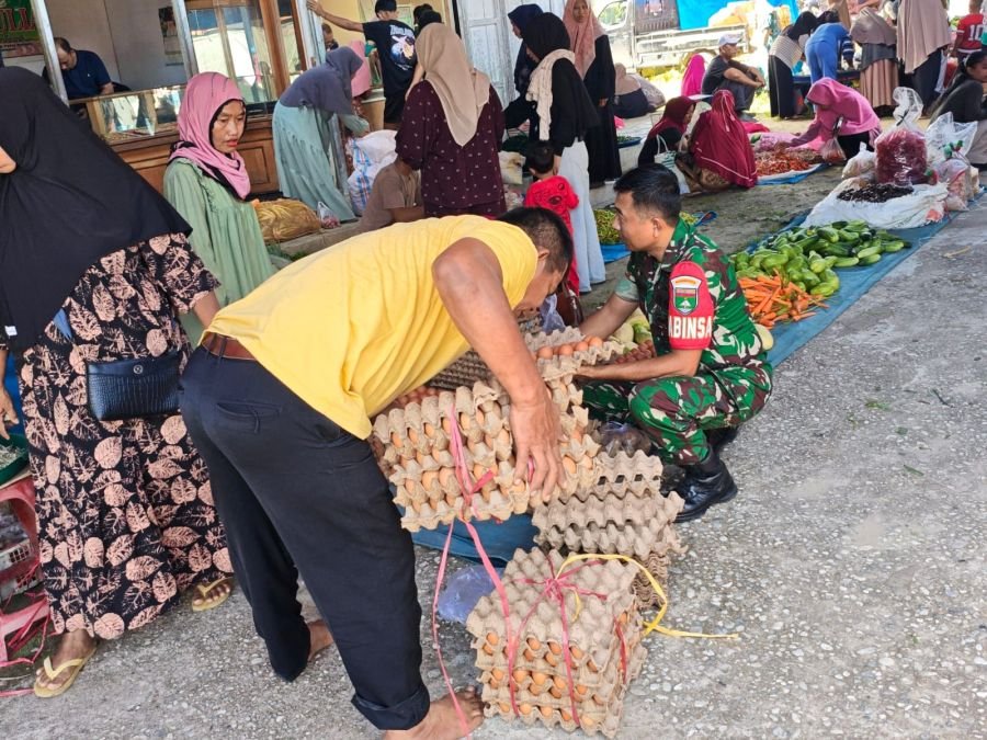 Harga Telur dan Sayuran Dipantau, Babinsa Turun ke Pasar Bunut