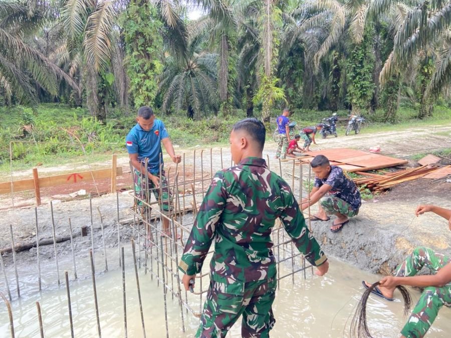 Hubungkan Dua Desa, TNI Lanjutkan Pembangunan Jembatan Garuda