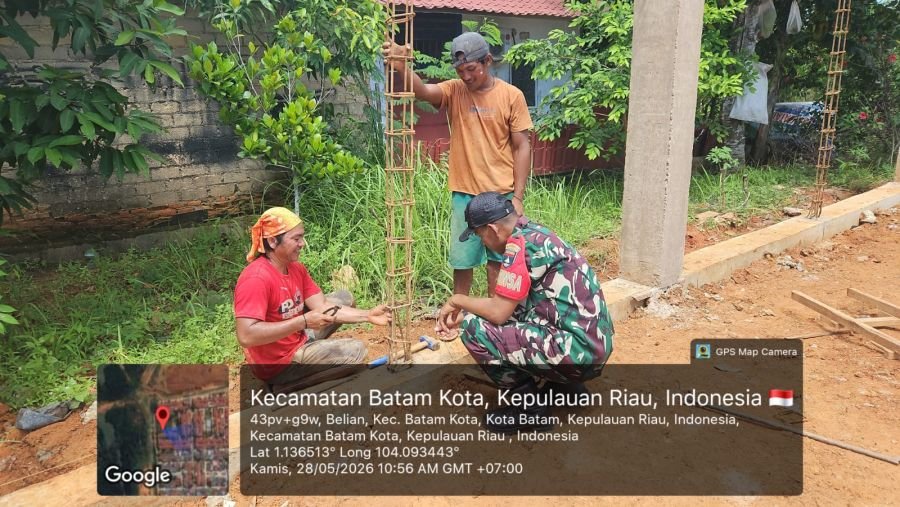 Hujan Intens Guyur Batam, Babinsa Belian Tekankan Keselamatan Kerja