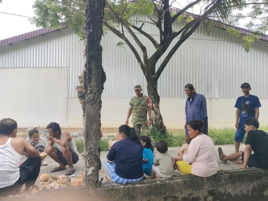 Humanis dan Dekat dengan Warga, Babinsa Tanjung Rhu Ajak Masyarakat Perkuat Jiwa Peduli Antar Tetang