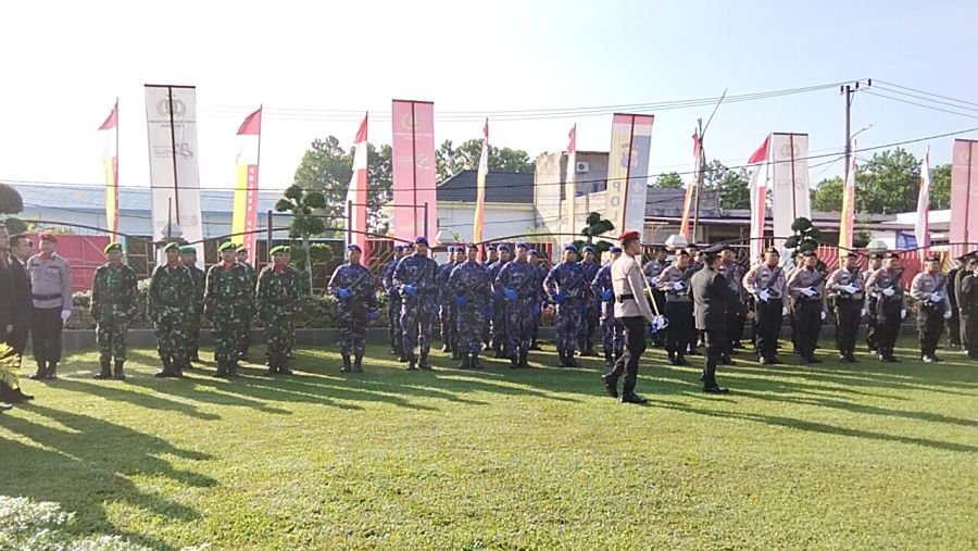 HUT Bhayangkara ke-80, Babinsa Koramil 03/bunut Tunjukkan Soliditas Bersama Polri