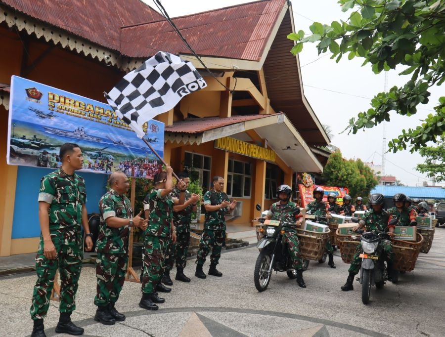 HUT Ke-81 TNI, Kodim 0301/Pekanbaru Salurkan 100 Paket Sembako Secara Door to Door