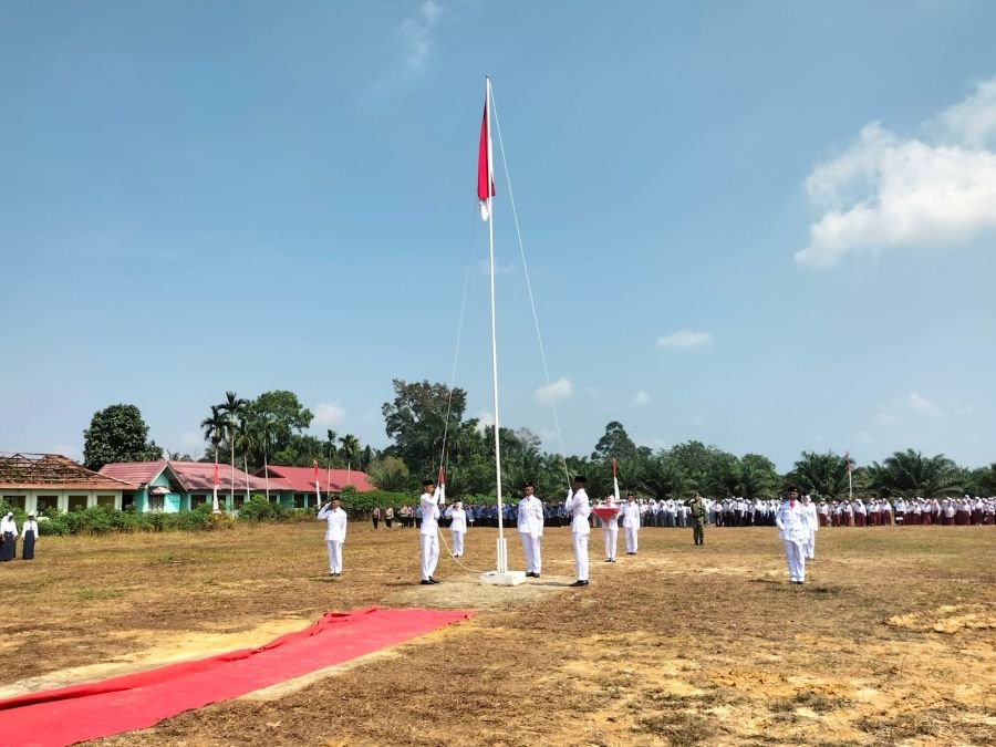 HUT RI ke-81 di Sungai Mandau Digelar Khidmat, Paskibra Kibarkan Merah Putih