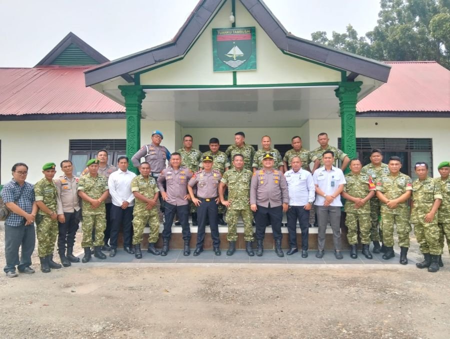 HUT ke-81 TNI, Polsek Bangkinang Beri Kejutan ke Koramil