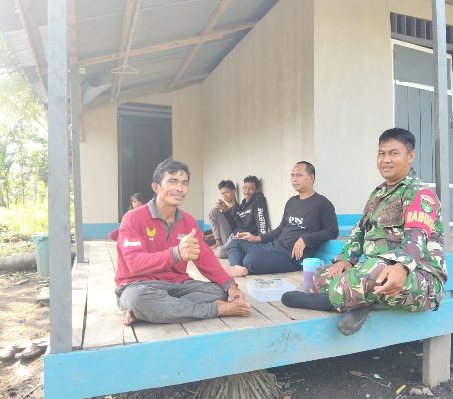 Jaga Harmoni Desa, Babinsa 01/TBH Sertu Suherman Gencarkan Komunikasi dengan Masyarakat
