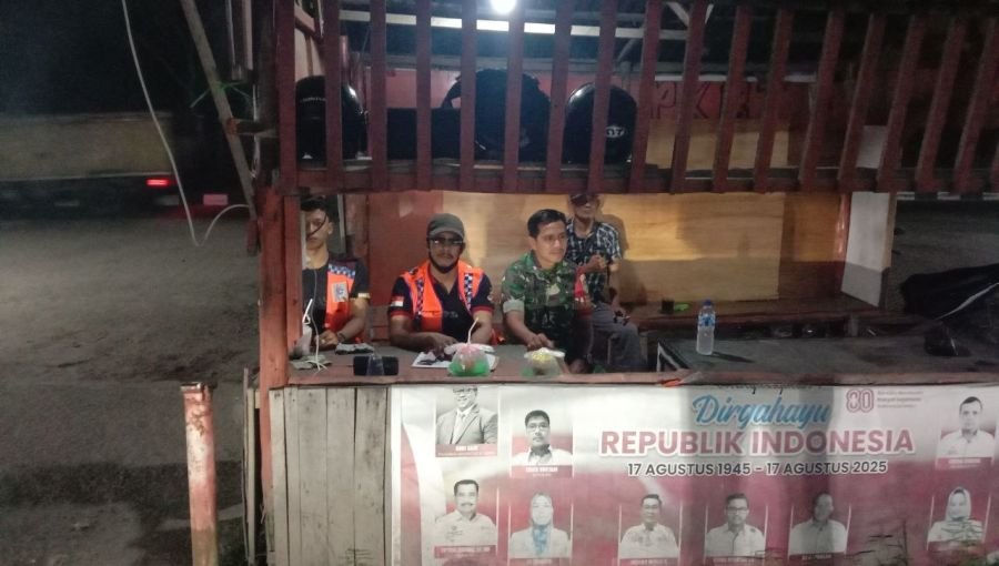 Jaga Kamtibmas, Babinsa Bandarraya Sambangi Warga di Tengah Malam