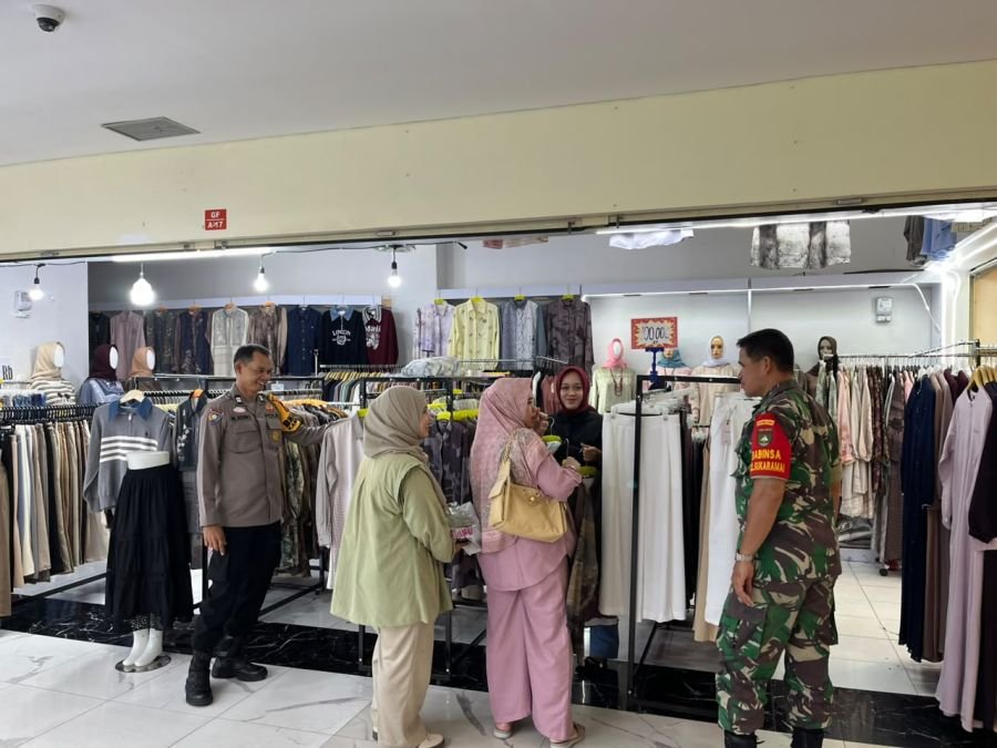 Jaga Kamtibmas, Babinsa dan Bhabinkamtibmas Gelar Patroli Dialogis di STC Sudirman