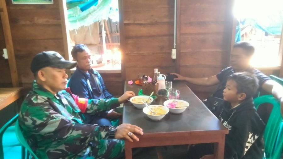 Jaga Kamtibmas, Babinsa Koramil 10/Pelangiran Dorong Warga Perkuat Solidaritas