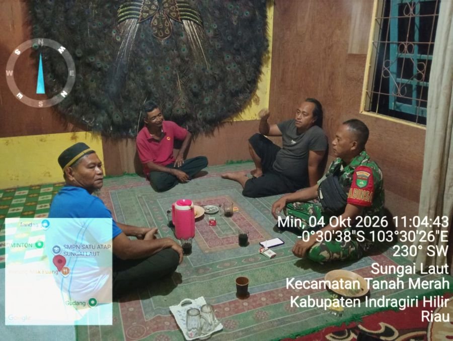 Jaga Keakraban, Babinsa Sungai Laut Serda Kumbara Komsos Dengan Warga Binaan