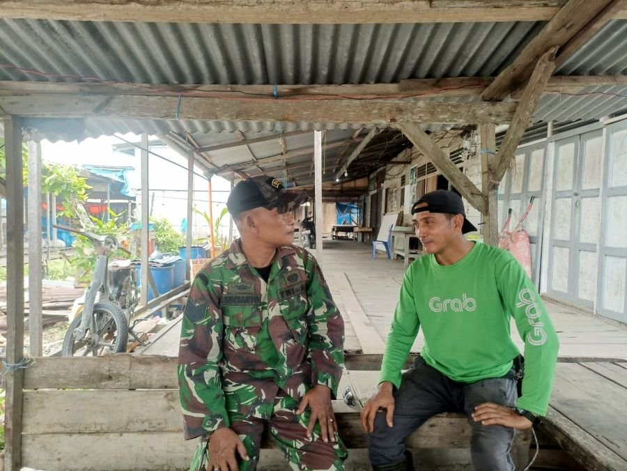 Jaga Keamanan Lingkungan, Babinsa Koramil 10/Pelangiran Serma Sugianto Dorong Warga Aktif Ronda