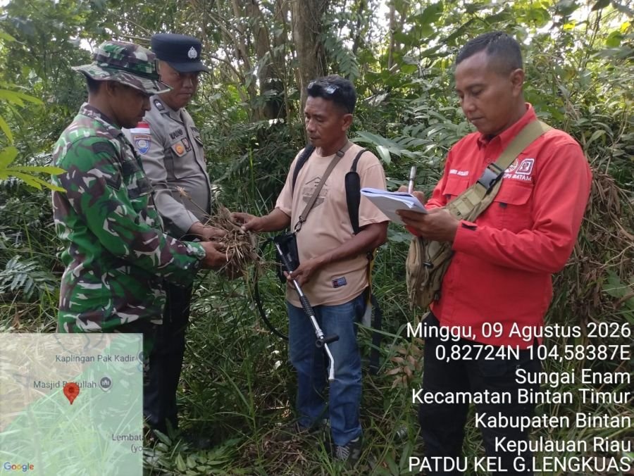 Jaga Kelestarian SDA, Babinsa Gunung Lengkuas Laksanakan Patroli Terpadu Bersama Manggala Agni.