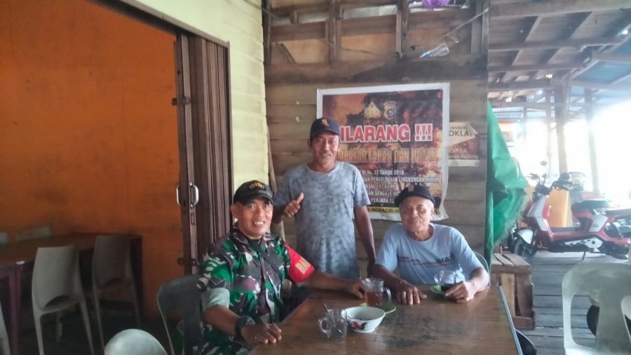 Jaga Kerukunan, Babinsa Koramil 10/Pelangiran Sertu Dodi Eka P Perkuat Silaturahmi di Tengah Warga