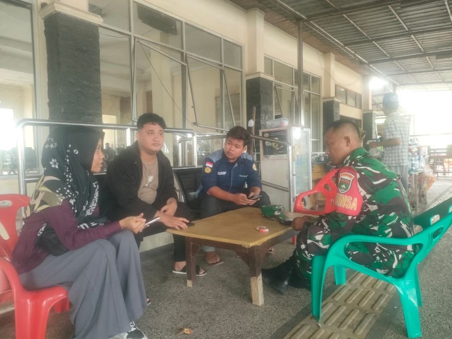 Jaga Keselamatan Penumpang, Babinsa Koramil 04/Lph Intensifkan Patroli di Pelabuhan Sei Duku